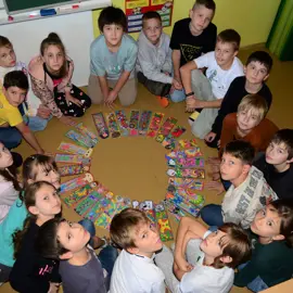Záložka do knihy spája školy